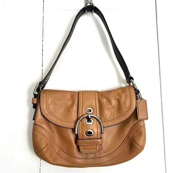 Vintage Coach Soho Buckle Flap Tan Leather Small Shoulder Hobo Bag 12300 Y2K - Picture 3 of 12